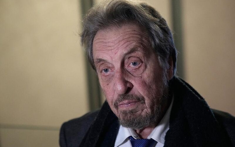 Батько Ілона Маска озвучив кількість біткоїнів у гаманцях сина