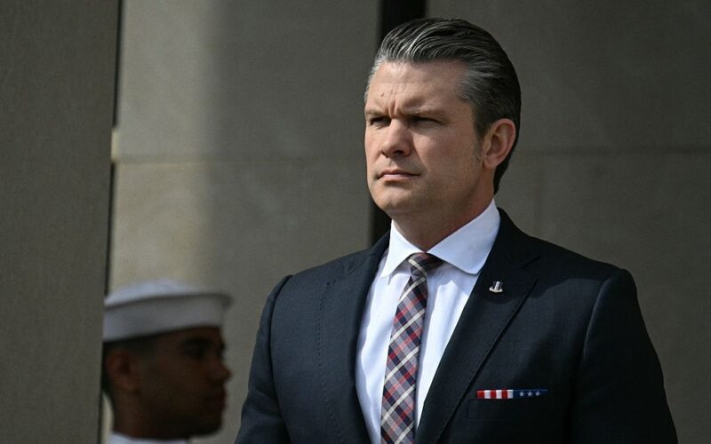 Демократи США ініціюють імпічмент глави Пентагону