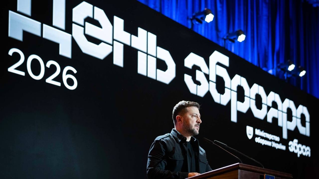 Володимир Зеленський вручив державні нагороди українським зброярам