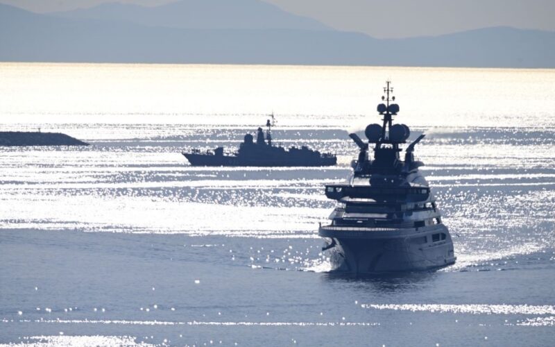 Іран пропустив яхту російського олігарха через Ормуз