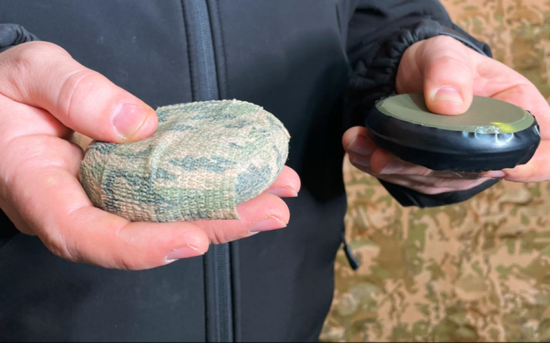 На Херсонщині поліцейський підірвався на “прянику”