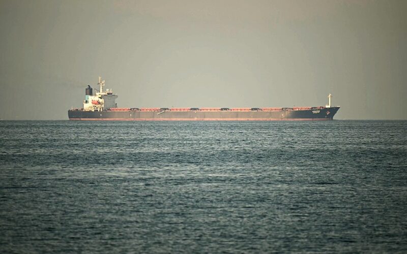 Перший танкер з нафтою пройшов Ормузьку протоку після блокади США