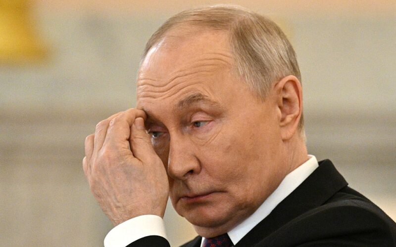 Рейтинг Путіна скотився до мінімуму за час війни