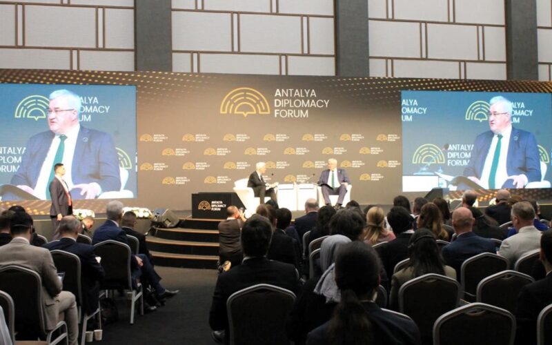 Сибіга закликав ЄС зняти “орбанівську блокаду”