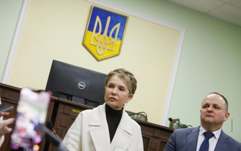 Суд дозволив Тимошенко виїхати за кордон