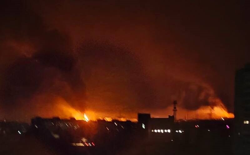 У Дніпрі РФ влучила в багатоповерхівку, є поранені