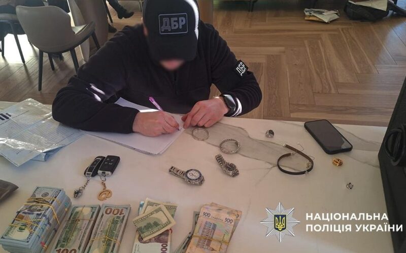 Виманив $100 млн і інсценував свою смерть: на Закарпатті викрили хакера