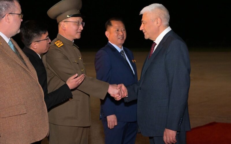 Всеосяжне стратегічне партнерство: головний силовик РФ приїхав до КНДР